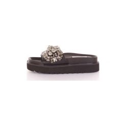 Klapki Steve Madden PEBBLES. Czarne klapki damskie Steve Madden, bez wzorów, bez obcasa. Za 246,58 zł.