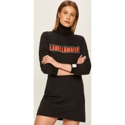 LaBellaMafia - Sukienka. Czarne sukienki damskie LABELLAMAFIA, na co dzień, s, z nadrukiem, z elastanu, casualowe, z golfem, z długim rękawem, długie, mini, proste. Za 219,90 zł.