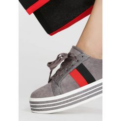 Szare Creepersy Night Flesh. Szare półbuty damskie vices, bez wzorów, bez obcasa, bez zapięcia. Za 39,99 zł.