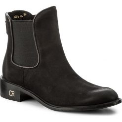 Sztyblety CARINII - B4074 360-E50-POL-C58. Czarne buty zimowe damskie Carinii, z materiału, na obcasie. W wyprzedaży za 239,00 zł.