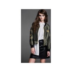 Bomber Haftowany Khaki. Zielone kurtki damskie marki Kozacki Mops, s, z haftami, z bawełny, bez kaptura. Za 199,00 zł.