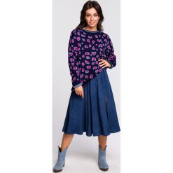 Sweter w cętki fioletowy. Fioletowe swetry damskie e-margeritka.pl, s, bez wzorów, eleganckie, bez rękawów, bez kaptura. Za 124,99 zł.