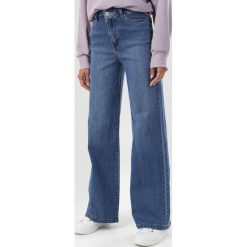 Niebieskie Jeansy Dzwony Nemenrila. Niebieskie jeansy damskie Born2be. Za 159,99 zł.