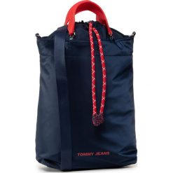 Torebka TOMMY JEANS - TJW Nautical Mix AW0AW08054 0F5. Niebieskie torebki klasyczne damskie Tommy Jeans, bez wzorów, z jeansu, klasyczne, bez dodatków. Za 449,00 zł.