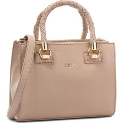Torebka LIU JO - S Satchel Zip Manhat N68097 E0087 Cammel 51314. Brązowe torebki klasyczne damskie marki Liu Jo, ze skóry ekologicznej. Za 649,00 zł.