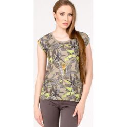 T-shirt z kwiatowym printem. T-shirty damskie Monnari, z wiskozy. Za 47,60 zł.