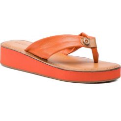 Japonki INUOVO - 133001 Orange. Pomarańczowe klapki damskie marki Inuovo, z aplikacjami, ze skóry, bez obcasa, na obcasie. Za 209,00 zł.