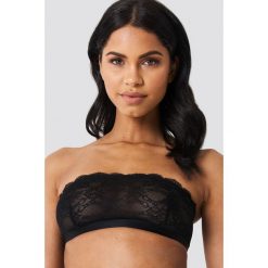 Biustonosze bardotka: NA-KD Lingerie Koronkowy biustonosz bez ramiączek – Black
