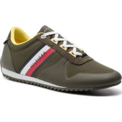 Sneakersy TOMMY HILFIGER - Essential Modern Mesh Runner FM0FM02270 Olive Night 010. Zielone sneakersy męskie TOMMY HILFIGER, na co dzień, bez wzorów, ze skóry ekologicznej, klasyczne, bez zapięcia. Za 359,00 zł.