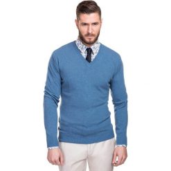 Sweter FABRIZIO SWNR000106. Niebieskie swetry klasyczne męskie marki Giacomo Conti, m, z wiskozy, dekolt w kształcie v. Za 229,00 zł.