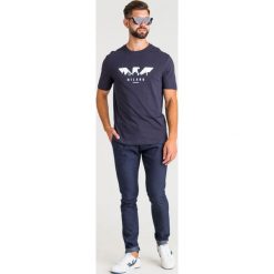 T-SHIRT Emporio Armani. Niebieskie t-shirty męskie xl, z nadrukiem, z bawełny, z okrągłym kołnierzem. Za 269,40 zł.