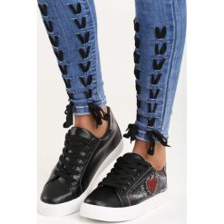Czarne Trampki Go On. Czarne buty sportowe damskie Born2be, z aplikacjami, sportowe. Za 49,99 zł.