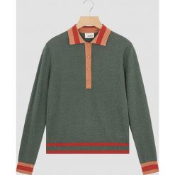 Koszulka polo w kolorze oliwkowo-pomarańczowo-czerwonym. Czerwone koszulki damskie Rodier, w paski, z wełny, klasyczne, z golfem. W wyprzedaży za 209,95 zł.