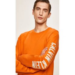 Calvin Klein Performance - Bluza. Pomarańczowe bluzy męskie Calvin Klein Performance, s, z nadrukiem, z bawełny, z okrągłym kołnierzem, bez rękawów, bez kaptura. Za 299,90 zł.