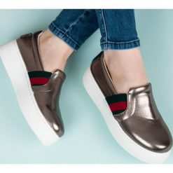 Trampki damskie slip on: Slipony na platformie CECILIA