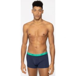 Komplet 3 par bokserek TOMMY HILFIGER 3P Wb Trunk UM0UM01642. Bokserki męskie TOMMY HILFIGER, bez wzorów, z elastanu. W wyprzedaży za 129,00 zł.