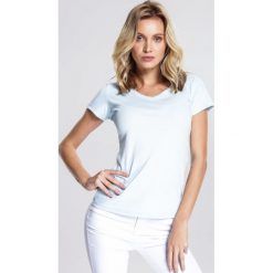 Jasnoniebieski T-shirt Glaringly. Niebieskie bluzki damskie marki other, s, bez wzorów, z dzianiny, z okrągłym kołnierzem, bez rękawów. Za 39,99 zł.