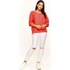 Oversiz'owy sweter z rękawem 3/4. Swetry damskie Made in Poland, bez wzorów, z poliesteru, bez rękawów, bez kaptura. Za 99,00 zł.