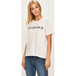 Only - T-shirt. Białe bluzki damskie ONLY, s, z nadrukiem, z bawełny, z okrągłym kołnierzem. W wyprzedaży za 59,90 zł.