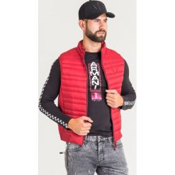 KAMIZELKA Puchowa Armani Exchange. Czerwone płaszcze męskie Armani Exchange, m, z aplikacjami, z puchu, bez kaptura. Za 619,00 zł.