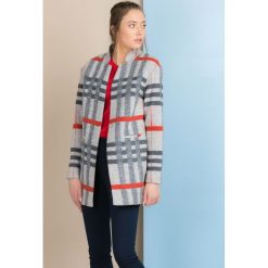 Wełniany płaszcz w kratę. Płaszcze damskie Monnari, z wełny, eleganckie, długie. Za 229,50 zł.