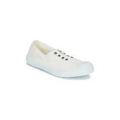 Buty Victoria 6623. Białe trampki i tenisówki damskie Victoria, bez wzorów, z kauczuku, bez zapięcia. Za 149,00 zł.