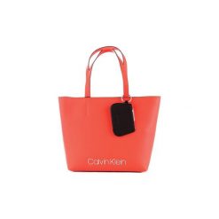 Torby shopper Calvin Klein Jeans K60K605481. Czerwone torby damskie na zakupy Calvin Klein Jeans, bez wzorów, z jeansu, bez dodatków. Za 701,65 zł.