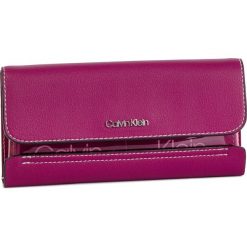 Duży Portfel Damski CALVIN KLEIN - Slide Trifold Tr K60K605100 510. Różowe portfele damskie Calvin Klein, bez wzorów, ze skóry ekologicznej. Za 229,00 zł.