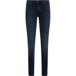 Jeansy Skinny Fit Tommy Jeans Nora DW0DW06611. Niebieskie jeansy damskie Tommy Jeans. W wyprzedaży za 289,00 zł.