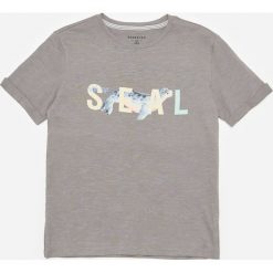 Bawełniany t-shirt z nadrukiem - Szary. Szare t-shirty męskie Reserved, z nadrukiem, z bawełny, bez kołnierzyka. Za 16,99 zł.