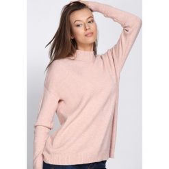 Różowy Sweter By Desire. Czerwone golfy damskie Born2be, l. Za 69,99 zł.