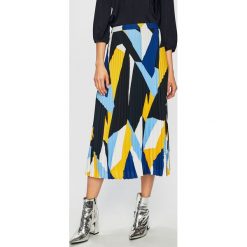 Tommy Hilfiger - Spódnica. Niebieskie spódniczki damskie TOMMY HILFIGER, bez wzorów, z poliesteru, midi, rozkloszowane. W wyprzedaży za 449,90 zł.