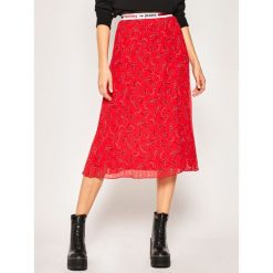Spódnica plisowana Tommy Jeans Pleated DW0DW08080. Niebieskie spódniczki damskie Tommy Jeans, xs, bez wzorów, z poliesteru, midi. W wyprzedaży za 359,00 zł.
