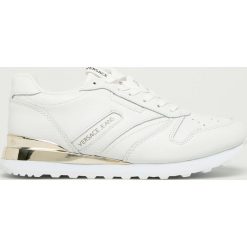 Versace Jeans - Buty. Białe buty sportowe damskie Versace Jeans, bez wzorów, z jeansu, sportowe. W wyprzedaży za 499,90 zł.