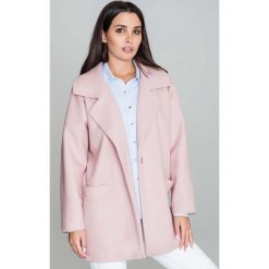 Różowy Krótki Stylowy Płaszcz Damski Zapinany na Jeden Guzik. Różowe kurtki damskie FIGL, uniwersalny, bez wzorów, z poliesteru, eleganckie, krótkie. Za 289,90 zł.