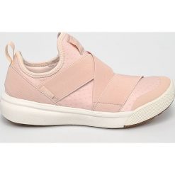 Vans - Buty Ultrarange Gore. Różowe buty sportowe damskie Vans, bez wzorów, z gumy, sportowe, wspinaczkowe. W wyprzedaży za 339,90 zł.