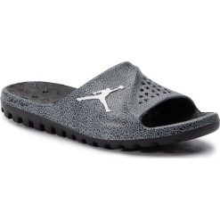 Klapki NIKE - Jordan Syper.Fly Tm Sld 2 Grpc 881572 010 Black/White/Cool Grey. Szare klapki męskie Nike, bez wzorów, z tworzywa sztucznego. Za 149,00 zł.