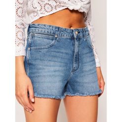 Szorty jeansowe Wrangler Boyfriend W22KKN079. Niebieskie szorty damskie Wrangler, m, bez wzorów, z elastanu. Za 199,00 zł.
