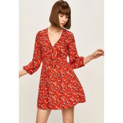 Pepe Jeans - Sukienka Marta. Sukienki damskie Pepe Jeans, na co dzień, s, w kwiaty, z wiskozy, casualowe, bez kołnierzyka, bez rękawów, mini, rozkloszowane. Za 319,90 zł.