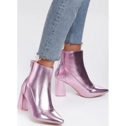 Różowe Botki Shiny Woman. Różowe botki damskie Renee, ze szpiczastym noskiem, za kostkę, na wysokim obcasie, na obcasie, bez zapięcia. Za 129,99 zł.