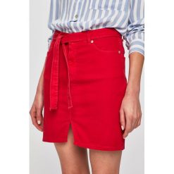 Answear - Spódnica. Czerwone spódniczki damskie ANSWEAR, na co dzień, s, bez wzorów, z elastanu, casualowe, mini, proste. W wyprzedaży za 69,90 zł.
