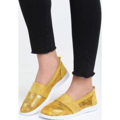 Żółte Slip On Trey Day. Żółte trampki damskie slip on marki Born2be, w paski, z paskami. Za 39,99 zł.