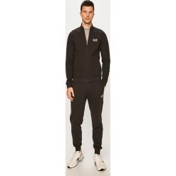 EA7 Emporio Armani - Dres. Niebieskie bluzy męskie EA7 Emporio Armani, xl, bez wzorów, z elastanu, z kapturem, bez rękawów, bez kaptura. W wyprzedaży za 479,90 zł.