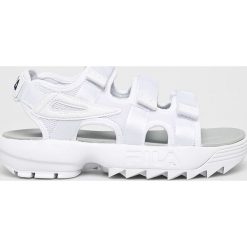 Fila - Sandały. Białe klapki damskie Fila, bez wzorów, z materiału, bez obcasa, na platformie. W wyprzedaży za 229,90 zł.