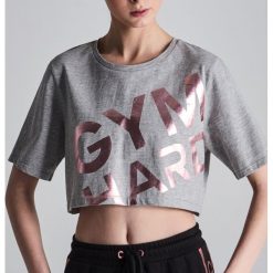 Krótki t-shirt Gym Hard - Jasny szar. Szare t-shirty damskie Sinsay, s, bez wzorów, bez kołnierzyka. Za 19,99 zł.