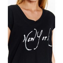 T-shirty damskie: T-SHIRT KRÓTKI RĘKAW DAMSKI Z NADRUKIEM