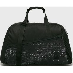 Reebok - Torba. Czarne torebki damskie sportowe marki Reebok, z poliesteru, sportowe, na ramię. Za 179,90 zł.