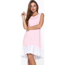 Sukienka w kolorze różowym. Różowe sukienki damskie Bessa, Moonlight, l, bez wzorów, z falbankami, bez rękawów, mini, asymetryczne. W wyprzedaży za 109,95 zł.