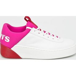 Levi's - Buty. Różowe buty sportowe damskie Levi's®, bez wzorów, ze skóry, sportowe. W wyprzedaży za 319,90 zł.