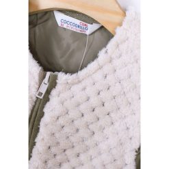 Coccodrillo - Bezrękawnik dziecięcy 92-116 cm. Szare kurtki dziewczęce przeciwdeszczowe marki SNOWBOARD GIRL, z poliesteru. W wyprzedaży za 29,90 zł.